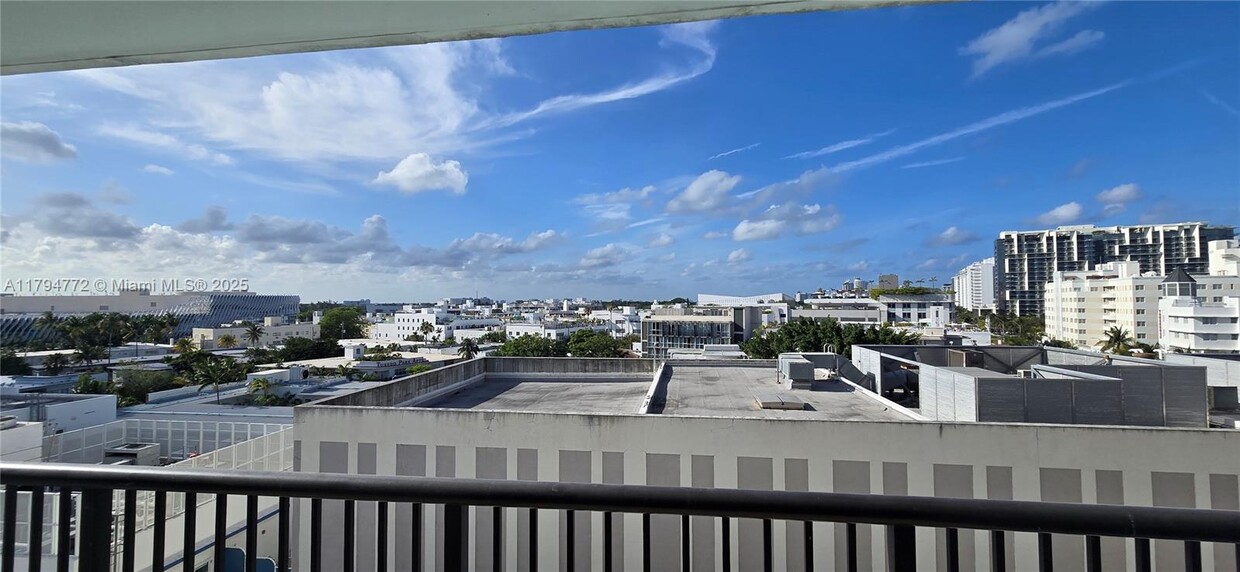 Foto principal - 1800 Collins Ave