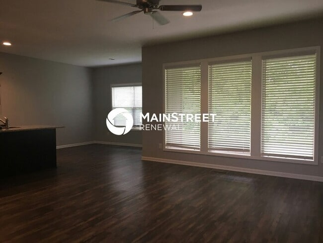 Building Photo - 4 Bedroom Pet-Friendly Home in Grain Valle...