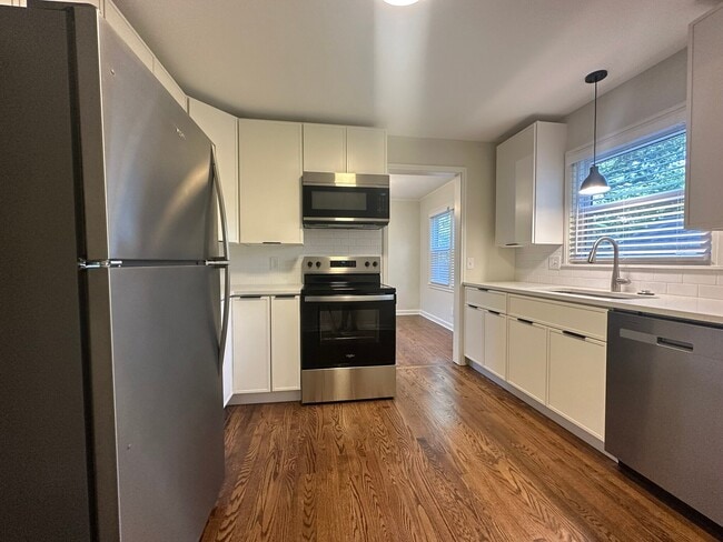 Building Photo - 111 W 73rd St