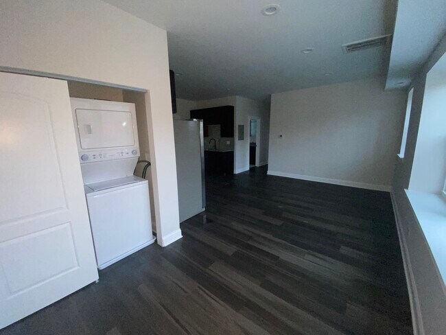 Foto del edificio - 4401 N Keeler Ave