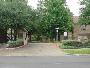 Building Photo - 1304 Harwell Dr