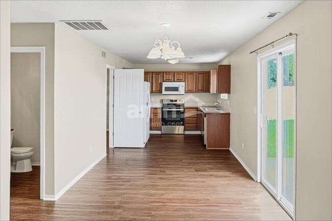 Building Photo - 363 E Ivy Glade St