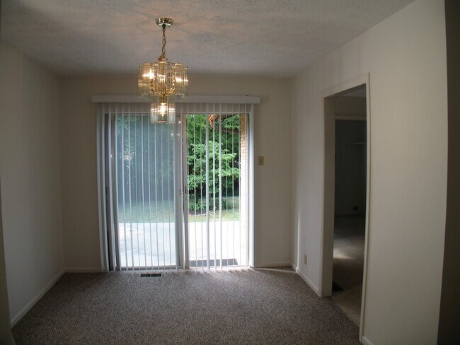 Living room to dining room backyard at kitchen door - 7516 Granda Dr