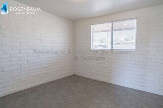Building Photo - 3609 E Glenn St