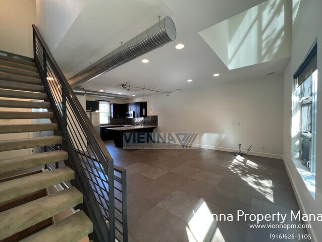 Building Photo - 1716 7th St