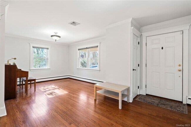 Foto del edificio - 16 Mayflower Ct