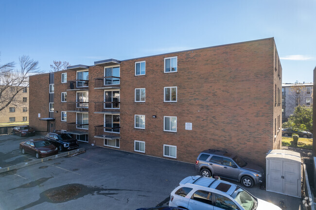 Building Photo - 232 6th Ave NE