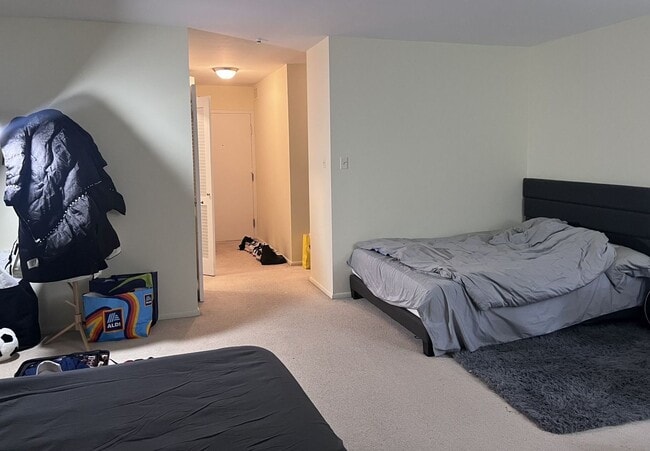 Building Photo - 777 N Michigan Ave