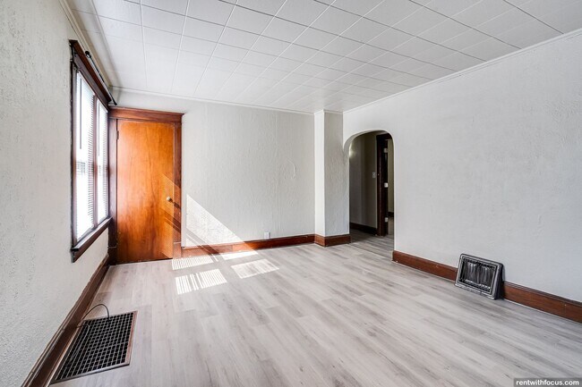 Foto del edificio - 1901 S Jefferson St