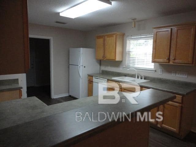 Building Photo - 7973 Deerwood Dr