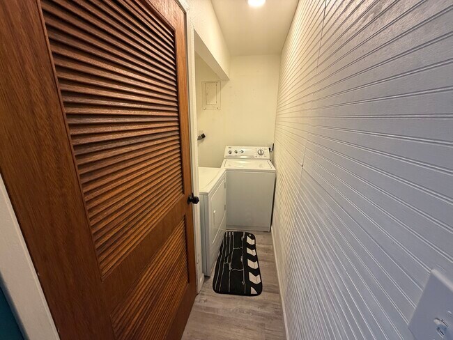 Building Photo - 2837 65th St