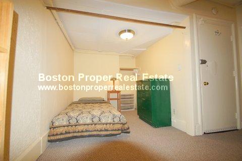 Building Photo - 12 Marlborough St