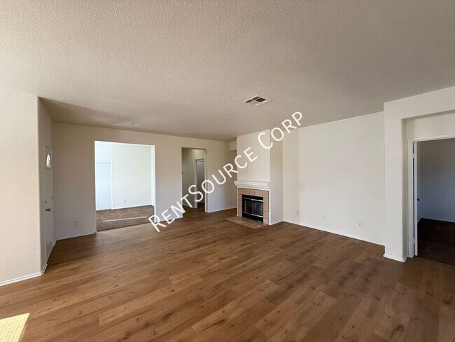 Foto del edificio - 349 E Ave J 8