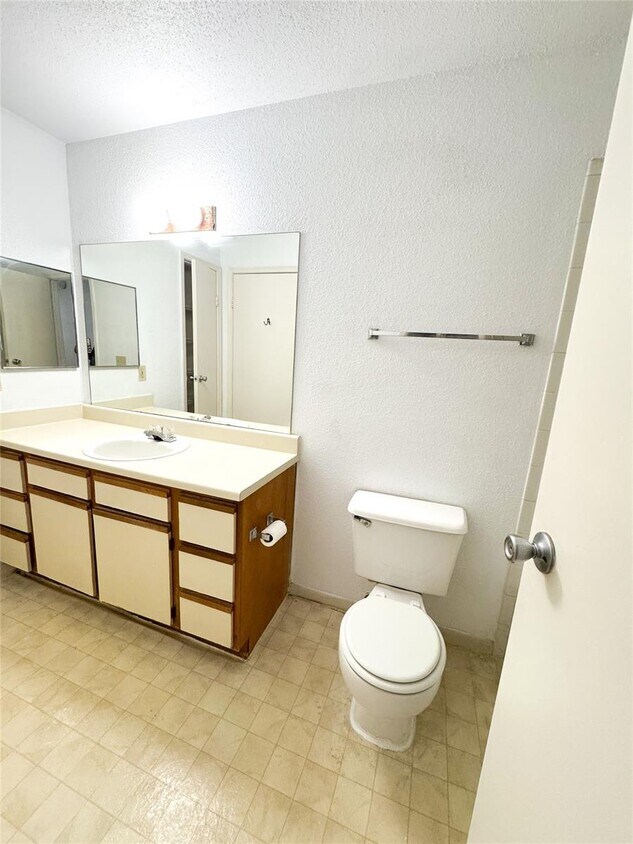 Foto del edificio - 977 Riverside Dr