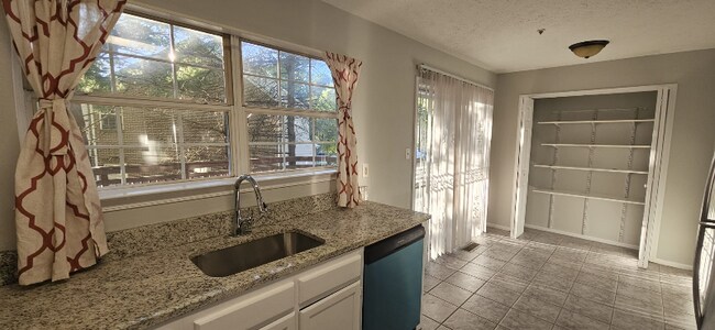 Building Photo - 13903 Grenfell Pl