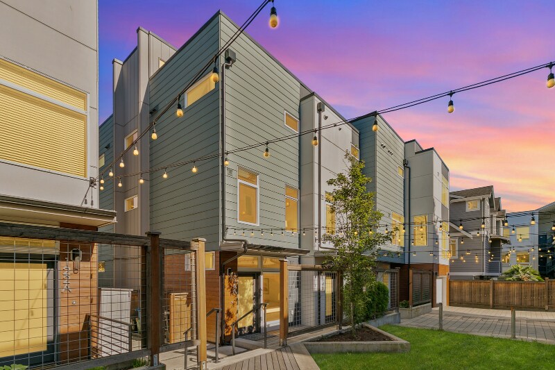 Primary Photo - 114A 20th Ave