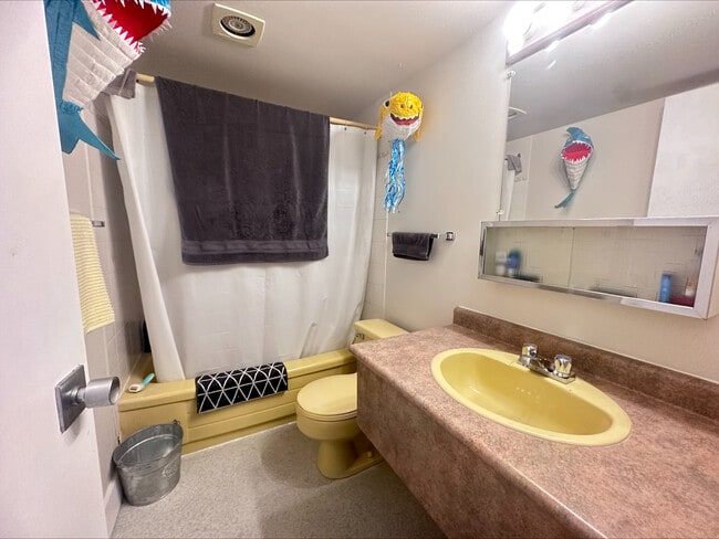 Building Photo - 1500 Dogwood St