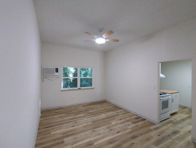 Building Photo - 3718 Fountain Ave