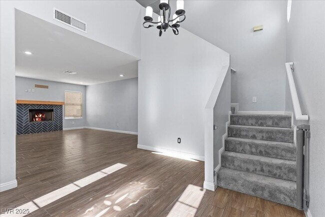 Foto del edificio - 9300 Valencia Canyon Dr