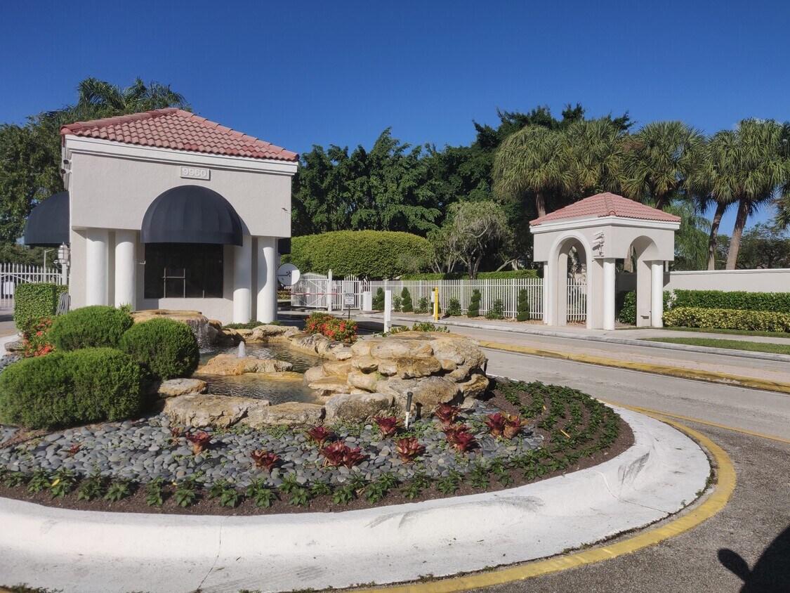 Foto principal - 5139 Europa Dr