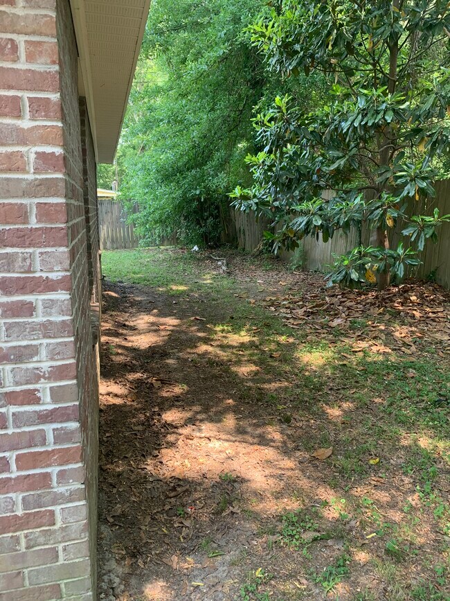 Foto del edificio - 216 E Church St