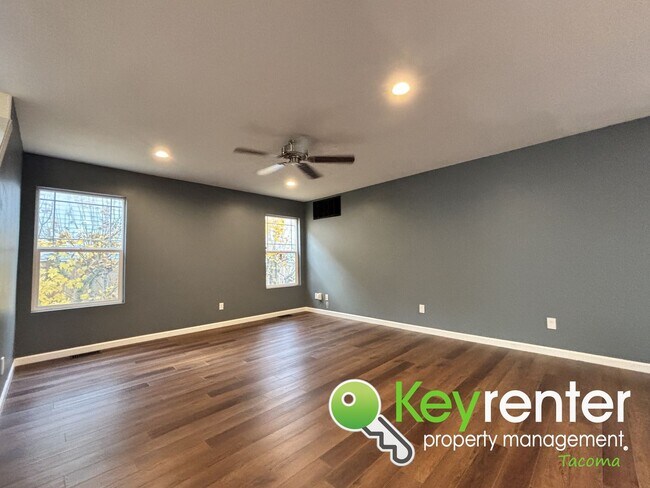 Foto del edificio - Spacious 4-Bedroom, 2.5 Bath Dupont Rental...