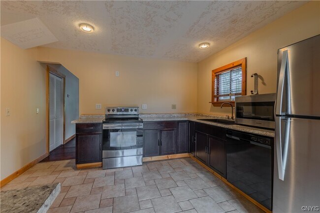 Building Photo - 15756 Maynard Ave S