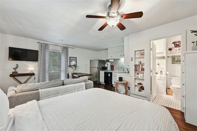 Foto del edificio - 1103 Kenwood Ave