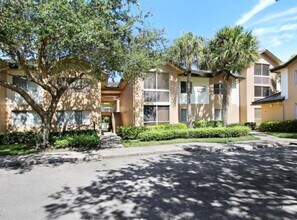 Building Photo - 9901 Westview Dr