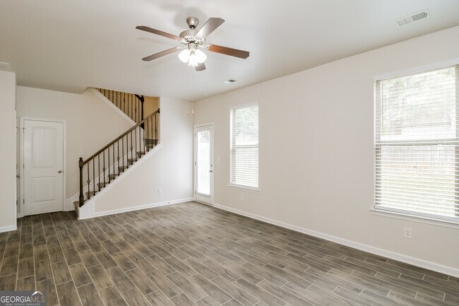 Building Photo - 7609 Garnet Dr