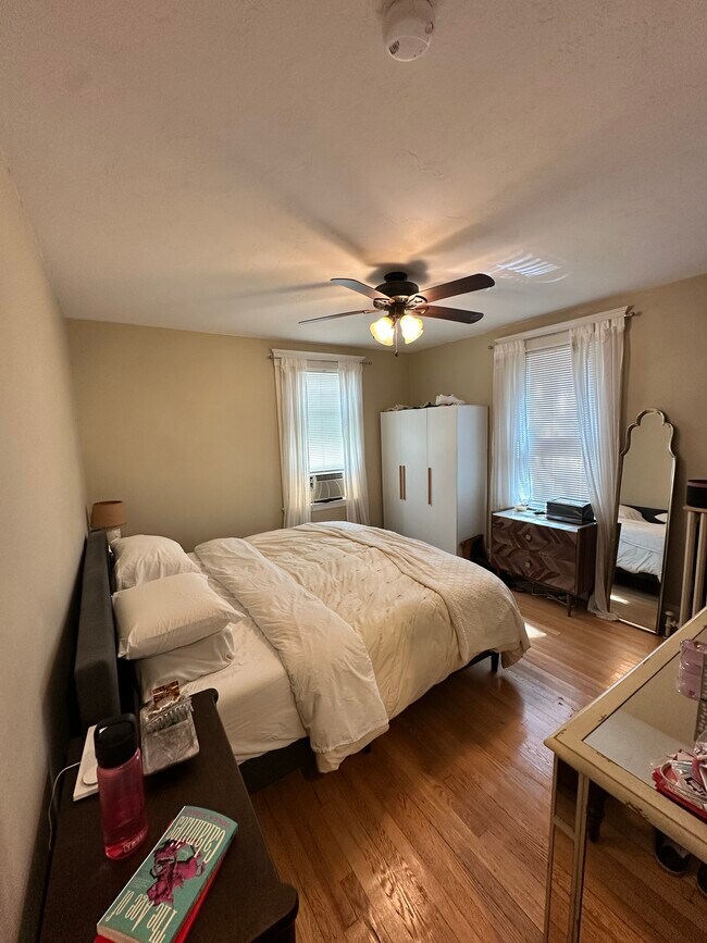 Bedroom - 9 Parkwood Ter