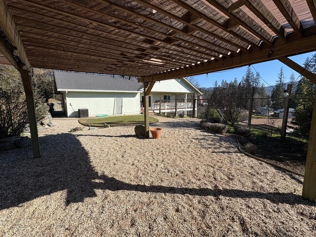 Foto del edificio - 31 Town Reservoir Rd