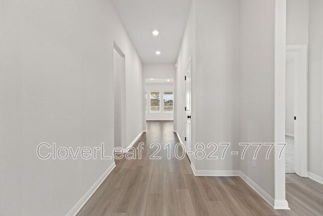 Foto del edificio - 200 Swinging H Ln