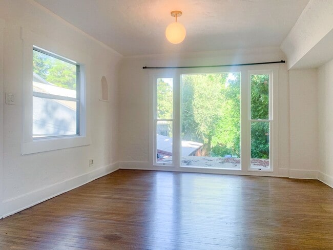 Building Photo - 2246 N Alvarado St