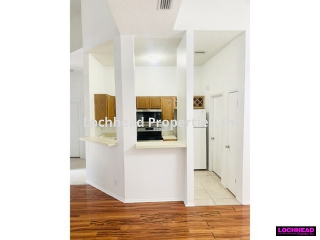 Foto del edificio - 4215 Scarsdale Ln