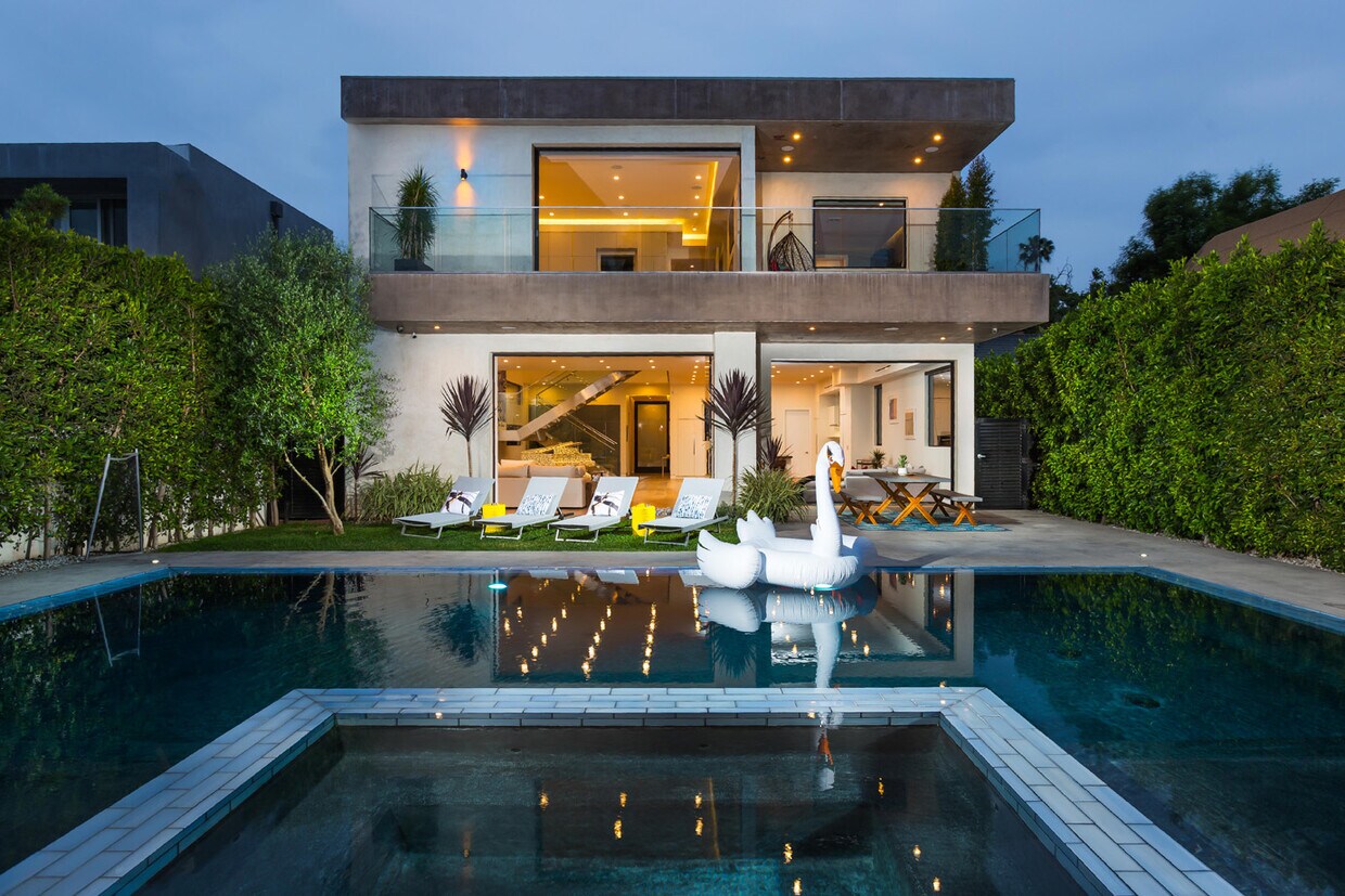 Foto principal - 726 N Martel Ave