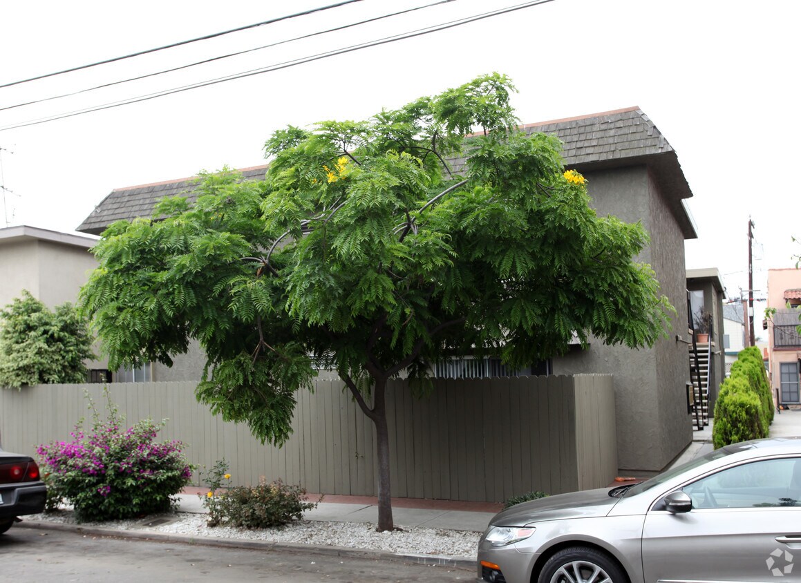Foto del edificio - 2132 E Florida St