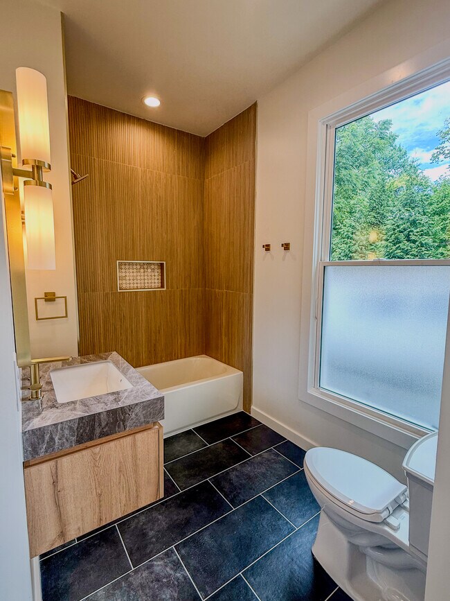 Foto del edificio - 3445 Cornell Pl
