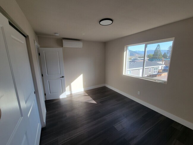 Foto del edificio - Modern 3 bedroom townhouse