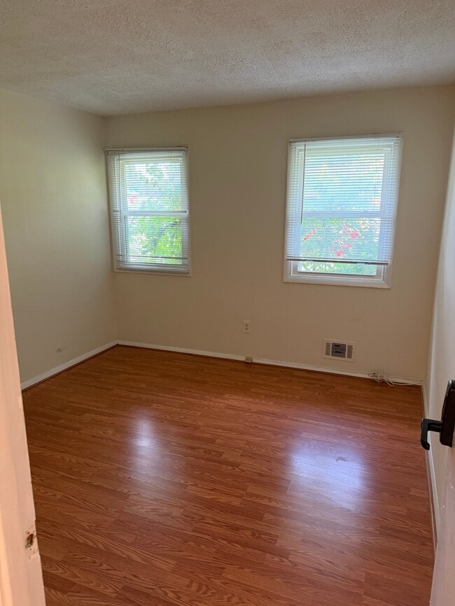 Foto del edificio - 9083 Meadow Heights Rd