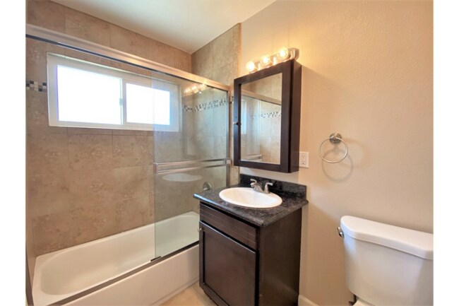 Foto del edificio - 2875 A St