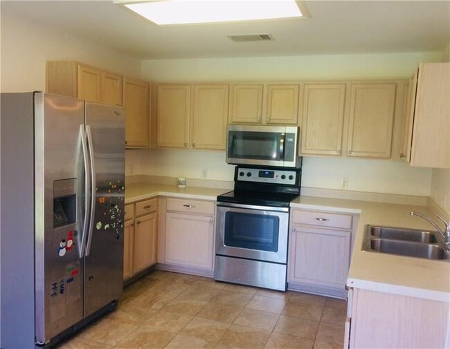 Building Photo - 826 Palitine Ln