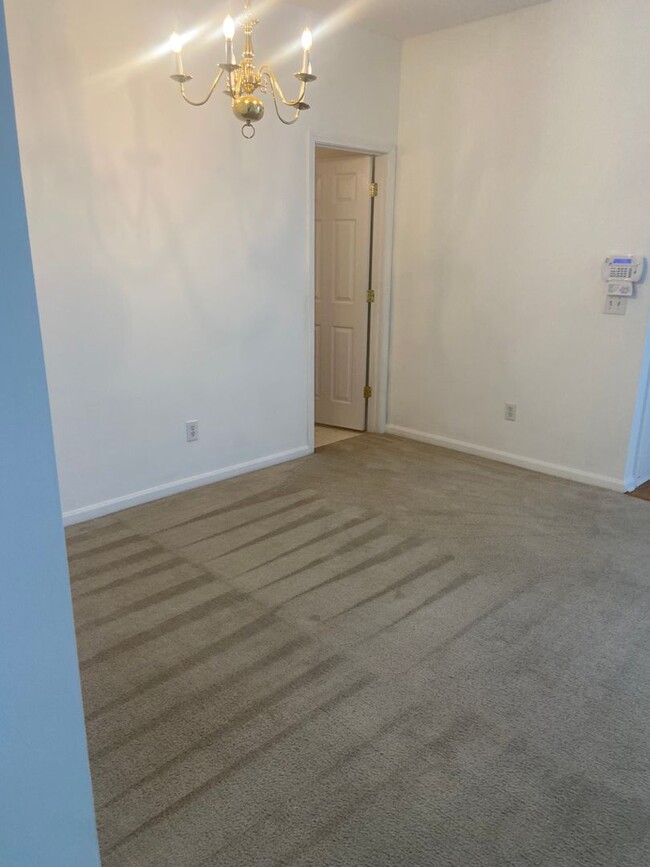 Foto del edificio - 3304 Summerfield Ridge Ln