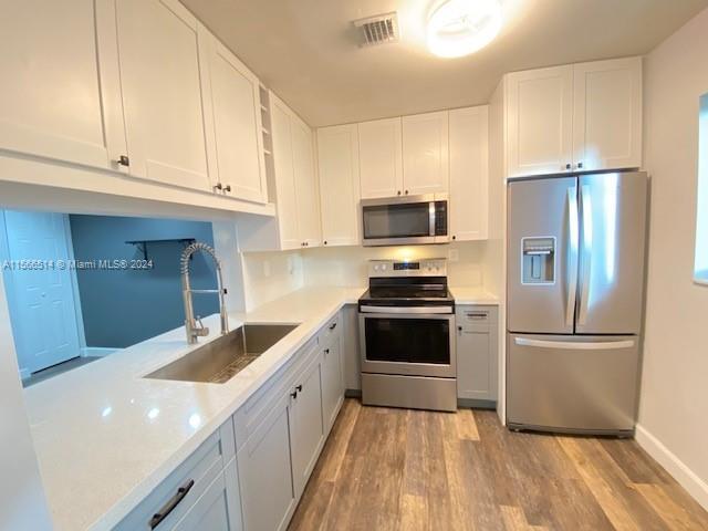 Foto del edificio - 401 Gardens Dr