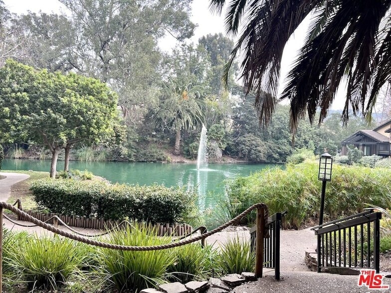 Photo - 1115 Raintree Circle Unit