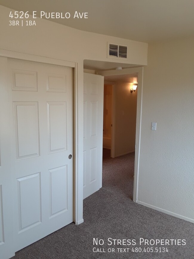 Building Photo - 3 Bed Town Home Off 40th St and Broadway!