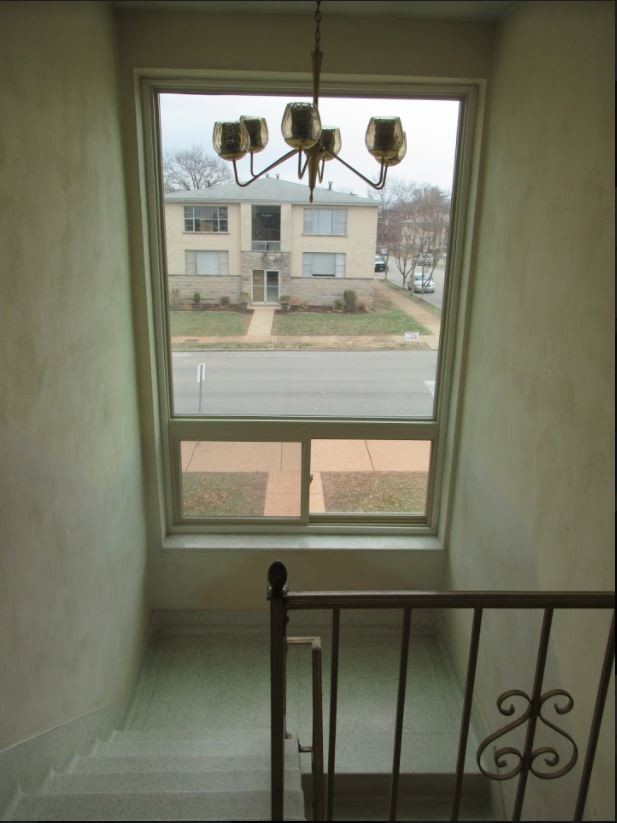Entry Staircase cont. - 5400 Eichelberger St