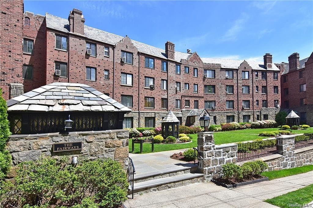 914 Wynnewood Rd Unit 2A, Pelham Manor, NY 10803 Condo for Rent in