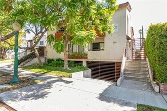 Building Photo - 604 N Kenwood St