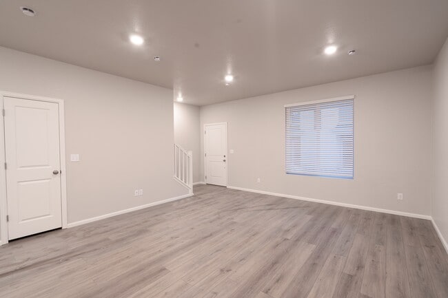 Building Photo - 3805 Blazingwood Way